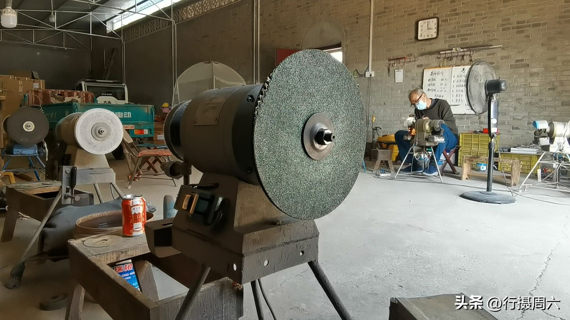 农民大爷干“锯业”20年找到致富路，家庭小厂年销售200万元