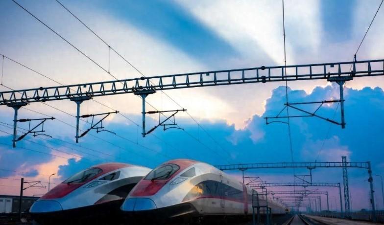 高铁沿途风景如画，却让人越来越“味同嚼蜡”？