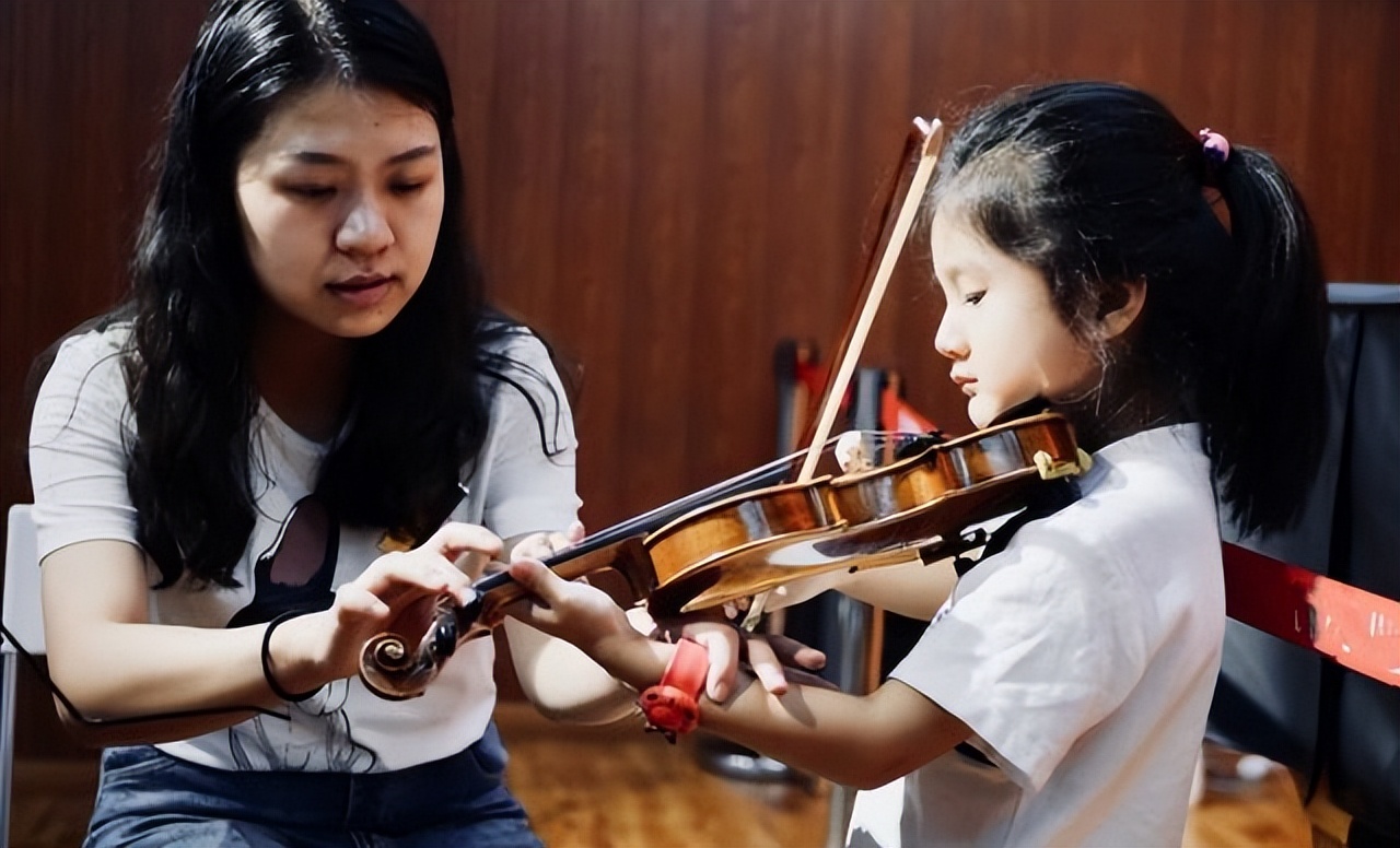 倾尽所有却养不出感恩的孩子,倾全部家产培养女儿嫁富豪