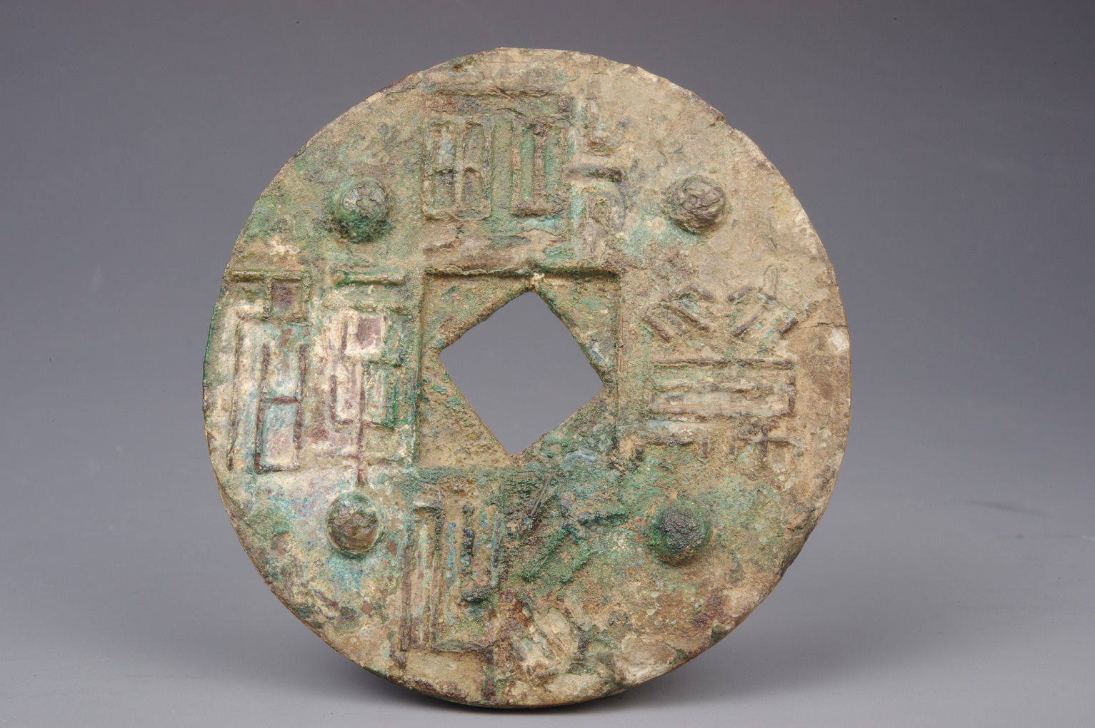 汉代出土的钱币,汉代出土墓葬钱币图片大全