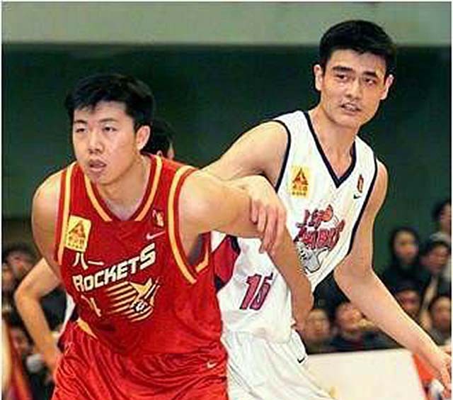 姚明和老婆叶莉成全场焦点,姚明妻子叶莉的简历