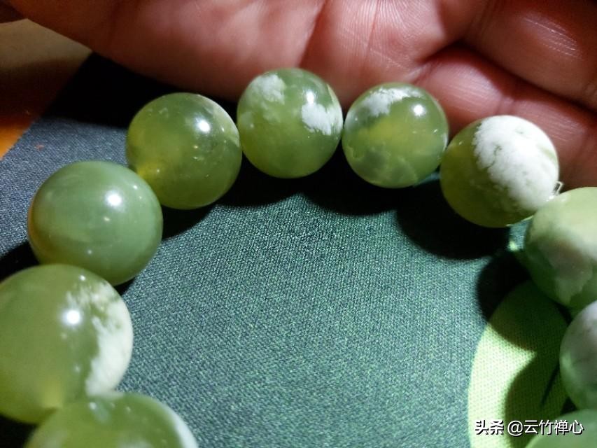 中国四大名玉之岫玉,岫玉跟翡翠还有和田玉的区别