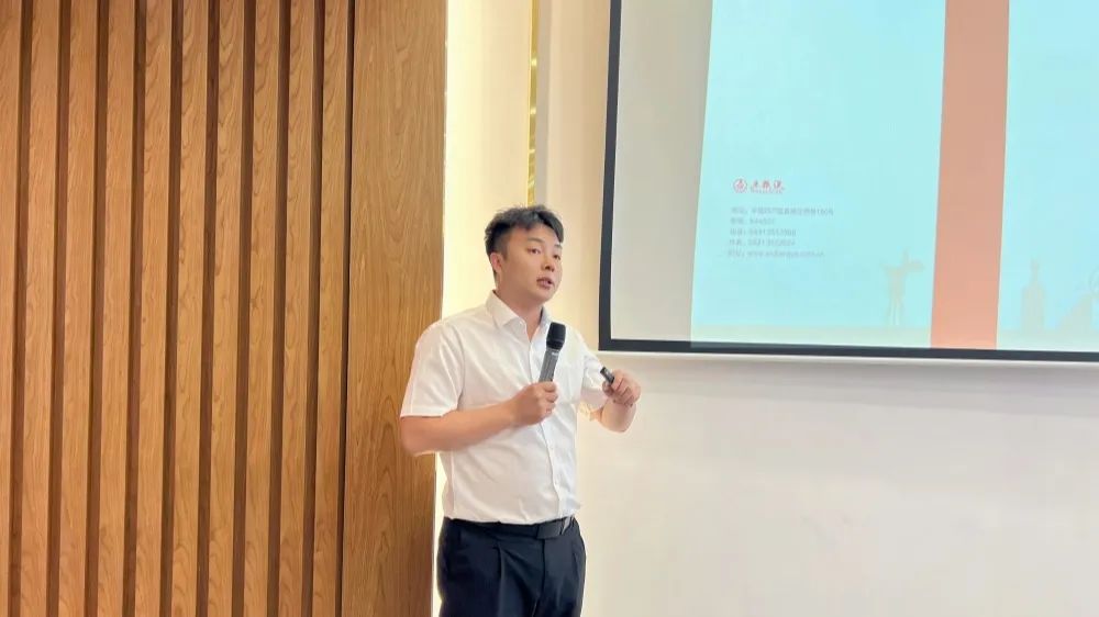 品质为基文化铸魂——华鼎酒业五粮液专卖店培训活动圆满结束