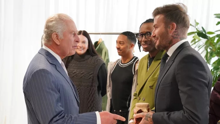 贝克汉姆送维多利亚的钻戒,贝克汉姆有关的礼物