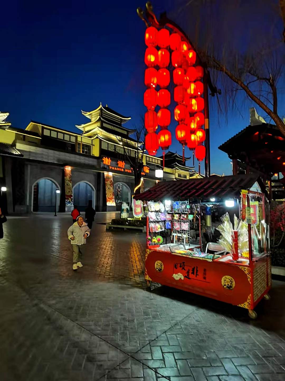 记者陶俊峰近照,新华社记者陶俊峰