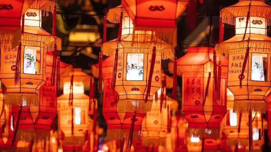 徒步大会、烟花秀、三转文塔…三水区闹元宵活动攻略→