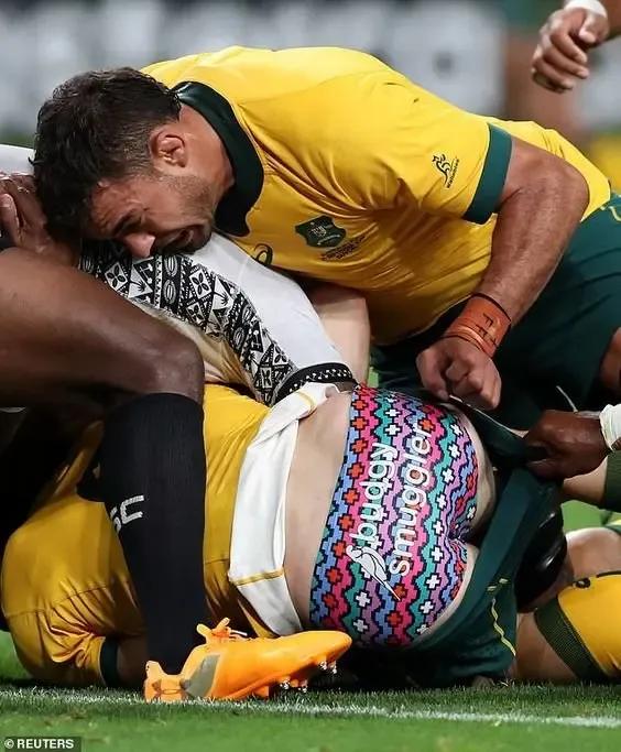 世界足坛的搞笑场面,世界足球史上最搞笑的瞬间