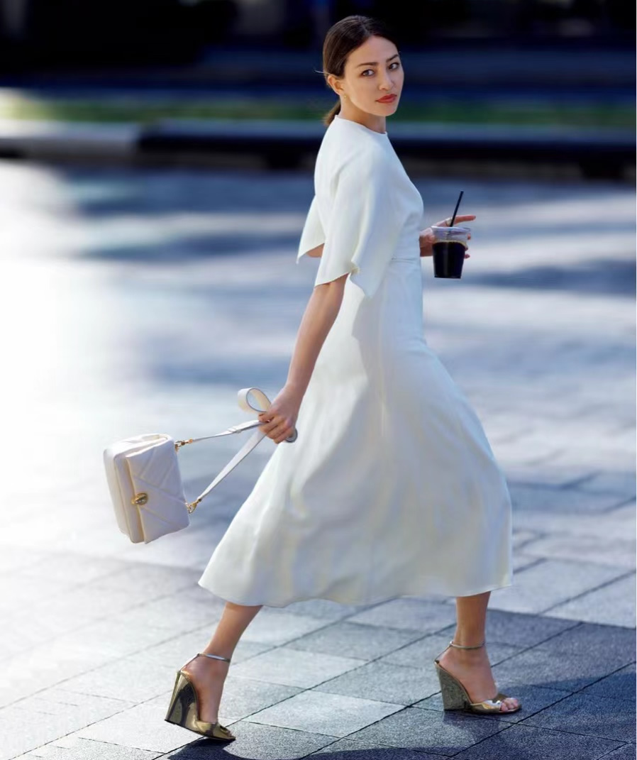 大开眼界的穿衣搭配,夏天来了女穿什么凉鞋好看