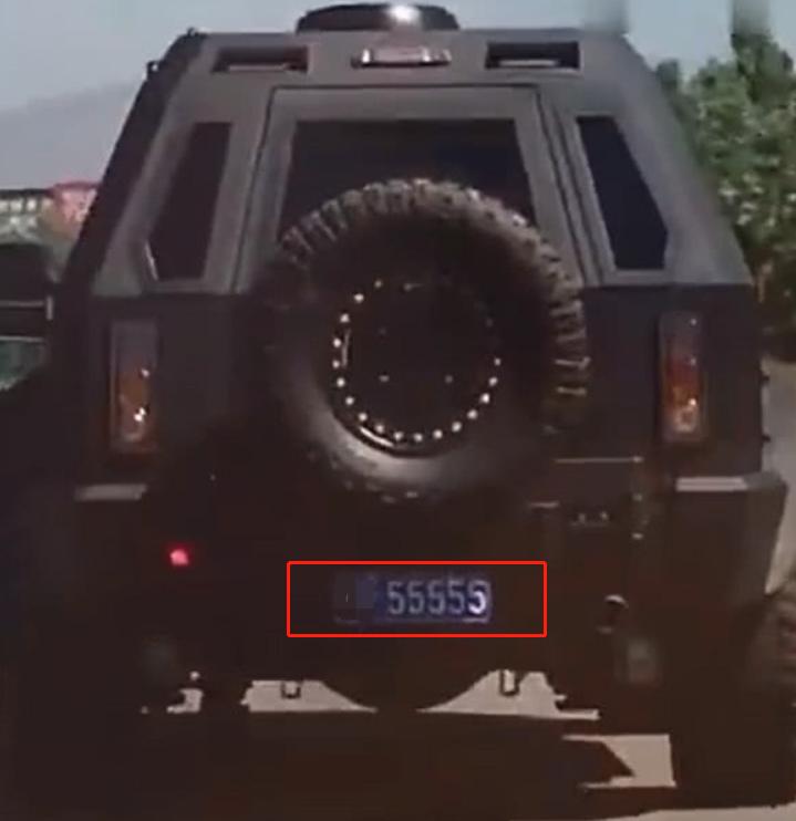 400万奔驰大g4x4,400万大g车