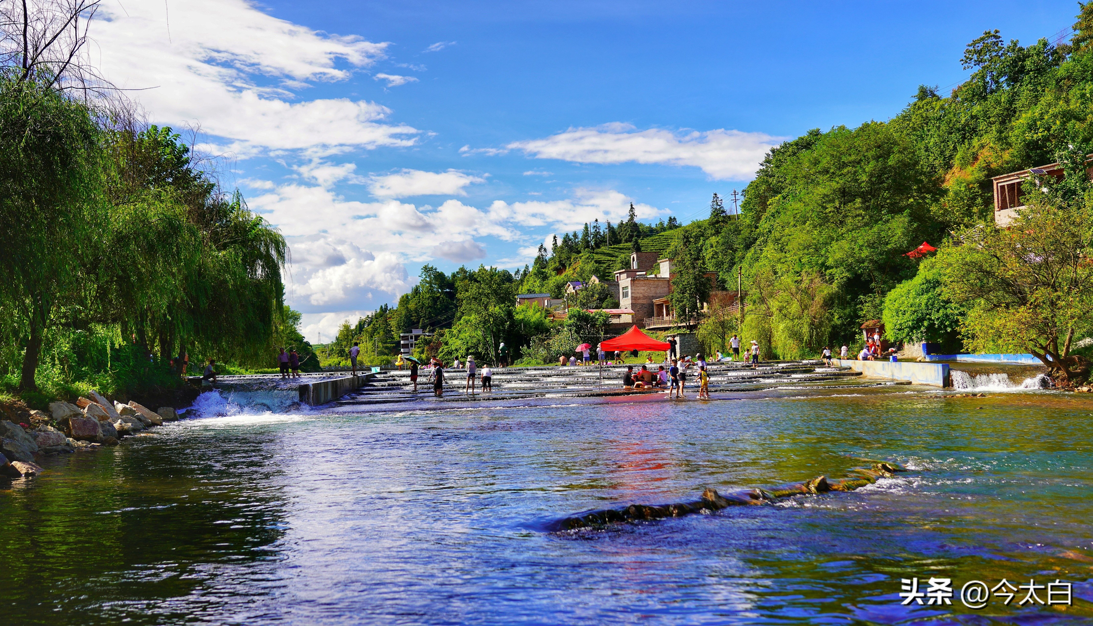 比黄果树瀑布还高8米,比黄果树还高6倍的瀑布