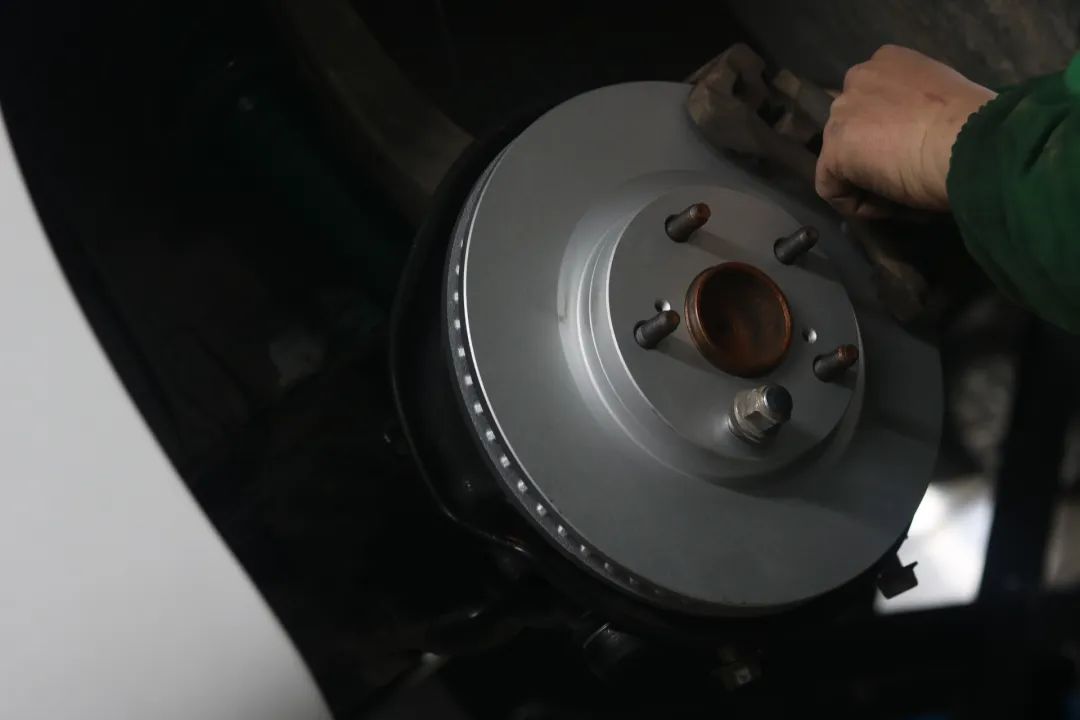 13代半皇冠底盘松散回炉重造,十三代皇冠彻底整备