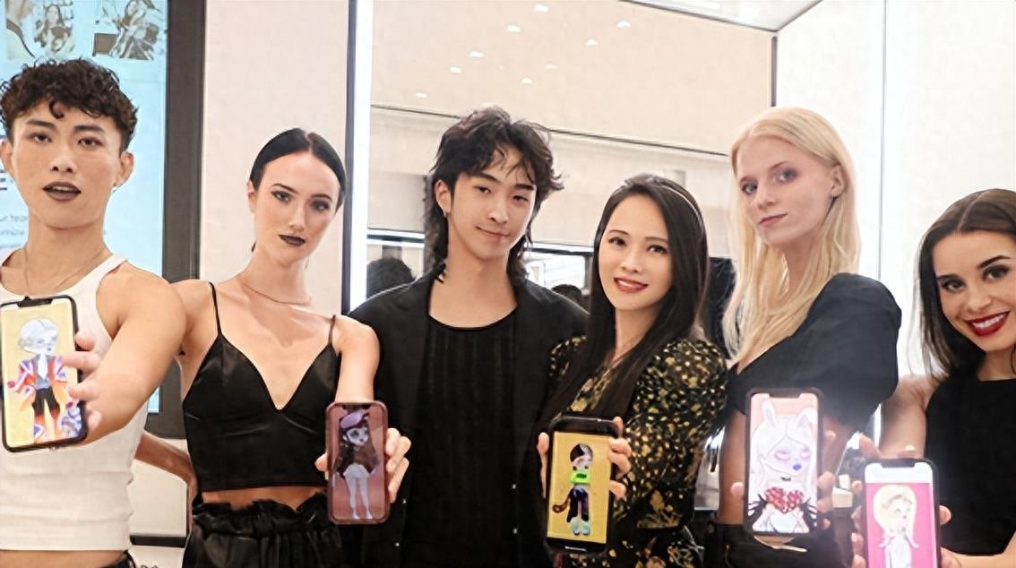 秀上围、露*裤底**，这4位“衣不蔽体”的星二代到底图什么？