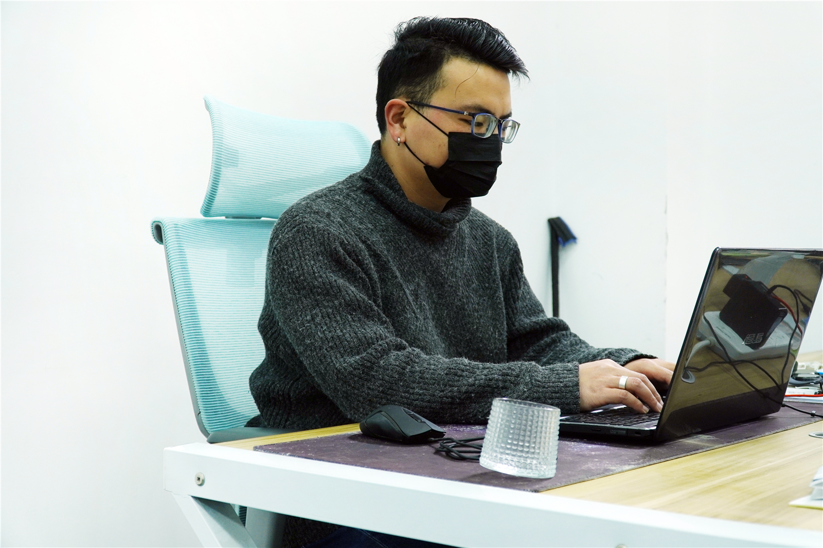 打工人必备办公午休椅,打工人办公室按摩座椅