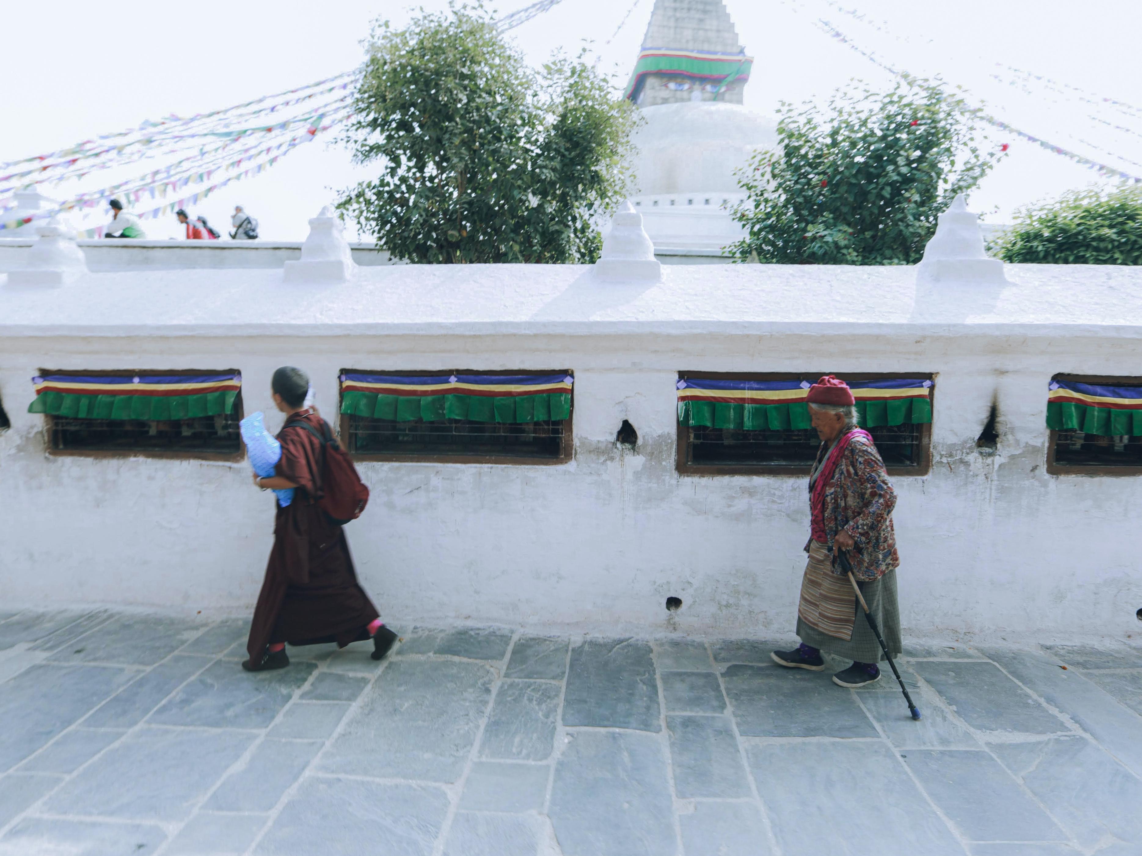 红霉素淡化老人斑的办法,红霉素软膏消除老年斑