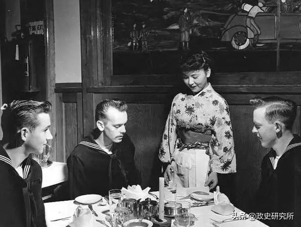 每年创收700亿美元，AV电影风靡全球，日本色情业为何如此发达？