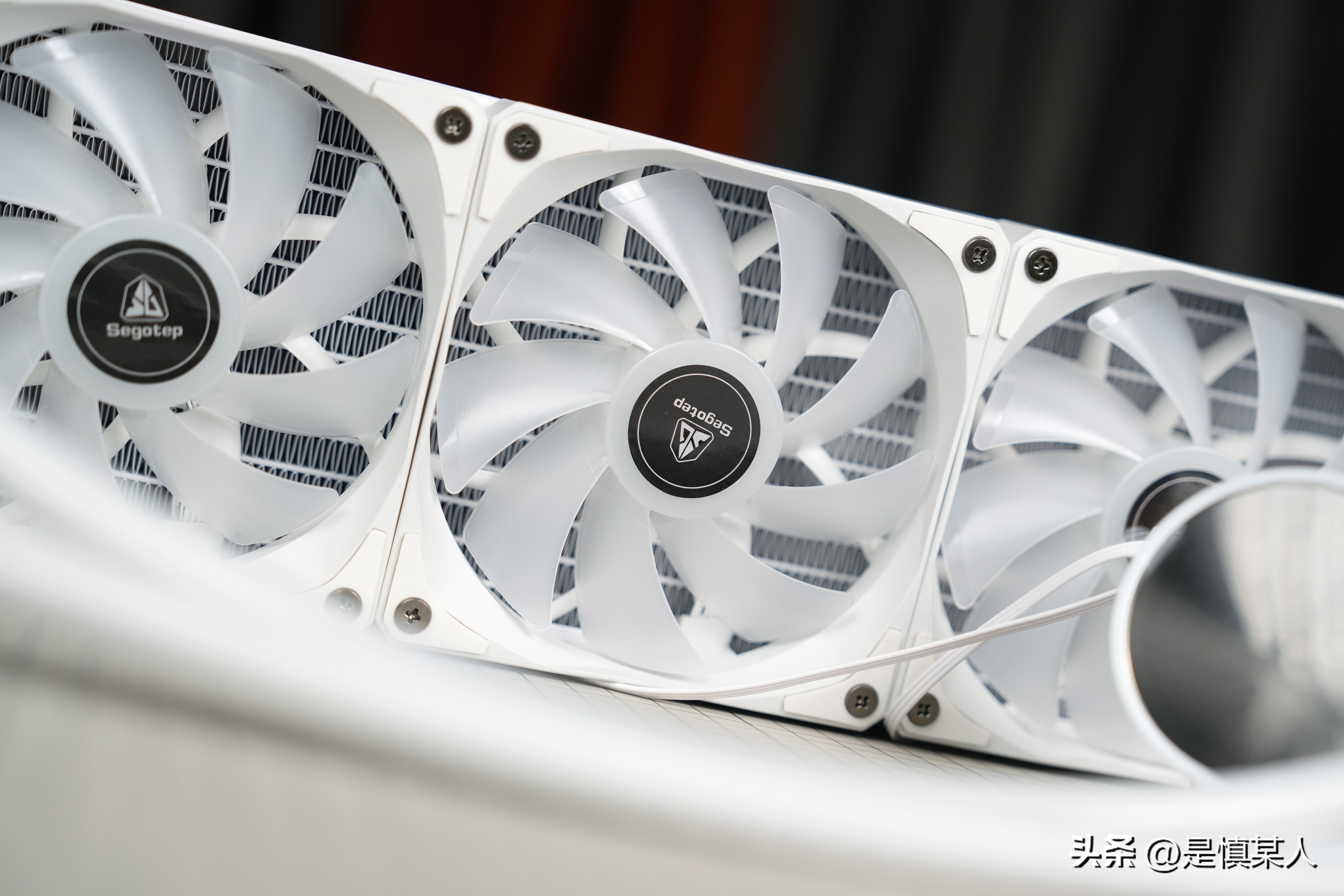 鑫谷昆仑御风机箱评测,鑫谷冰霜360argb冰山版水冷