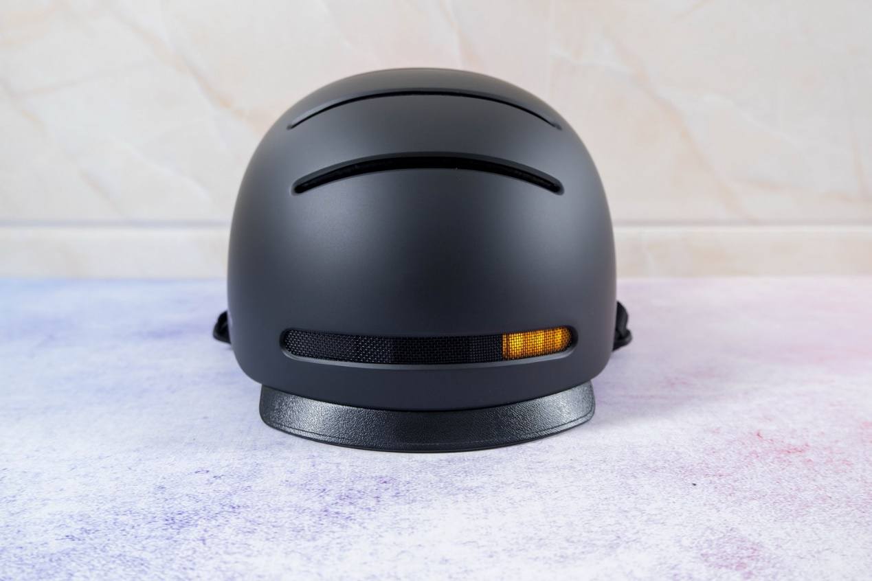 头盔有蓝牙耳机的效果,一款炫酷的智能头盔