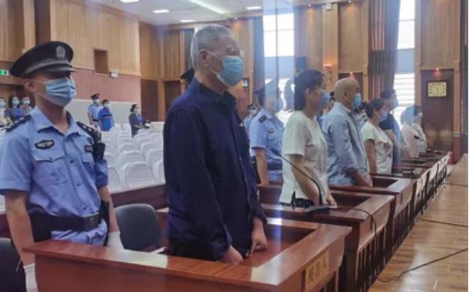 “日月气功”教首温金路，精神控制女信徒，大肆骗财骗色，终被捕