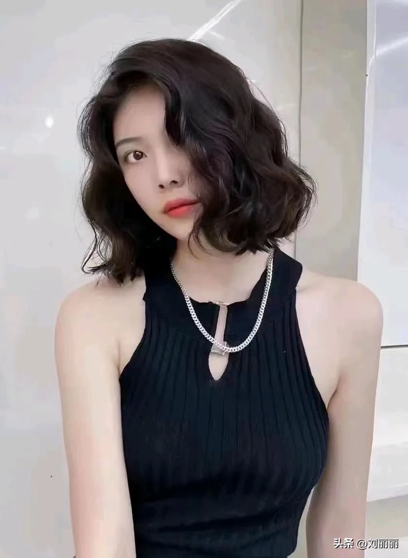 女士发型2020刘海,适合秋冬剪的发型