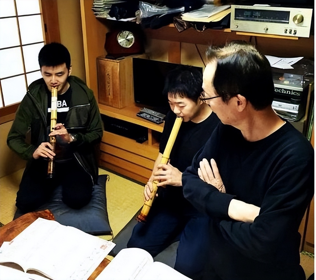 央视主持人严于信是哪里人,歌手严于信简介