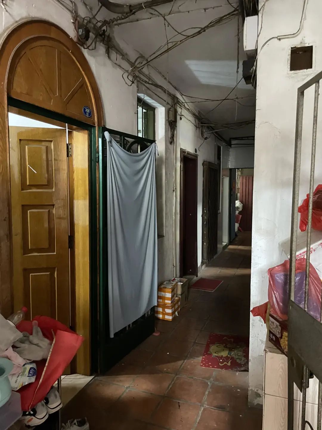 万门大学天才CEO成末路赌徒：北大毕业，从教育公平的呼喊者到让员工代持炒房，到暴雷跑路的一生