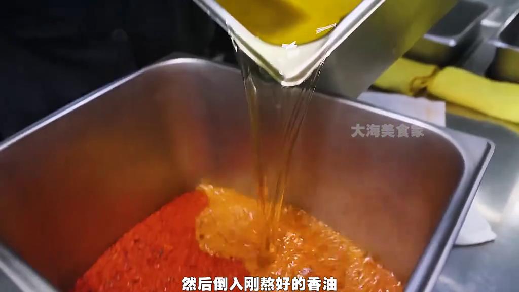 每天100斤面条的面馆,每天供应最新鲜海鲜