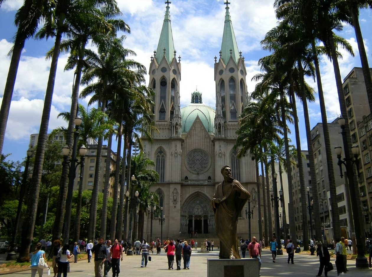 圣保罗真实历史,圣保罗大教堂历史背景100到200字