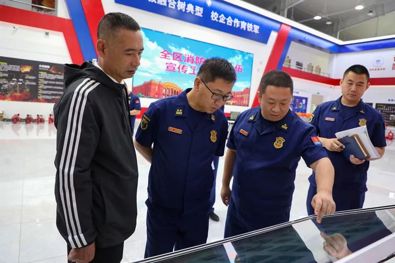 凝心聚力绘蓝图建言献策谱新篇,凝心聚力绘蓝图砥砺前进开新局