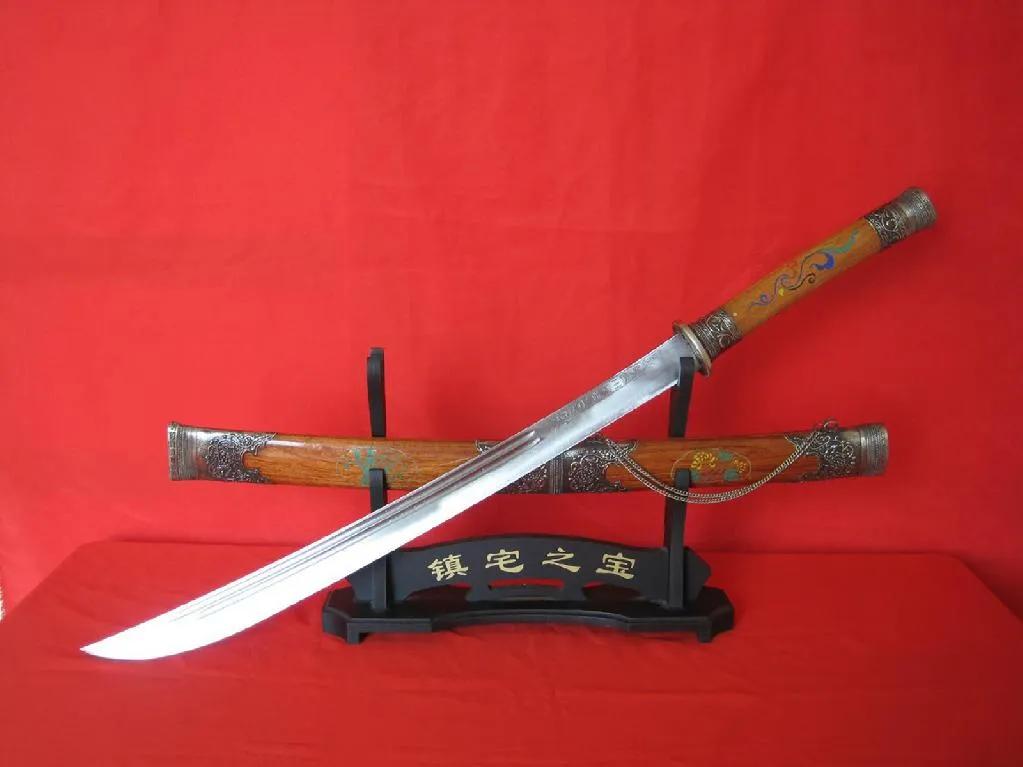 阿昌族的生活常识,阿昌族四大名刀之一户撒刀