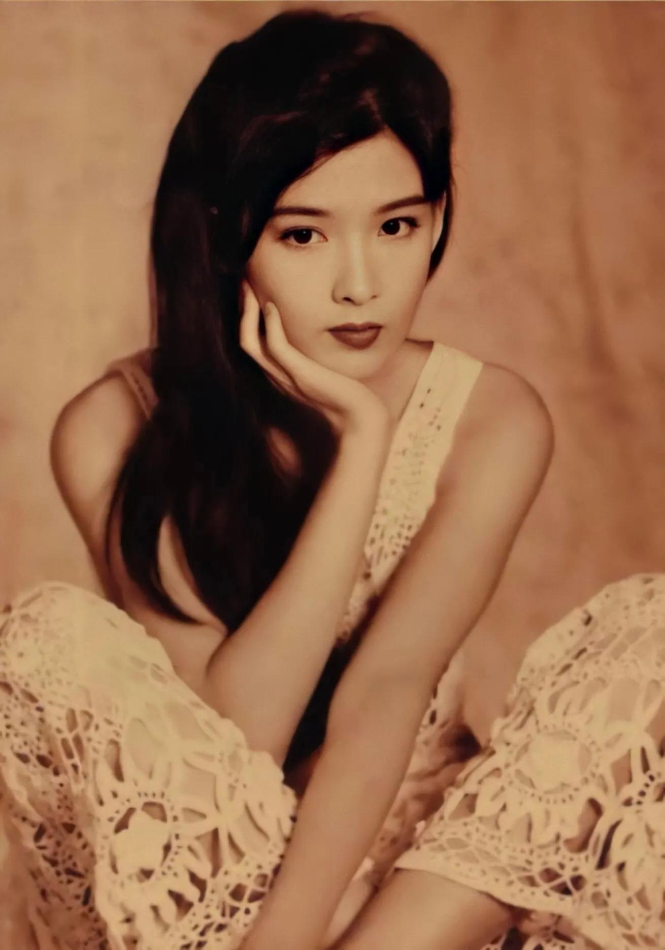 明星李嘉欣葡萄牙,李嘉欣现在的真实现状