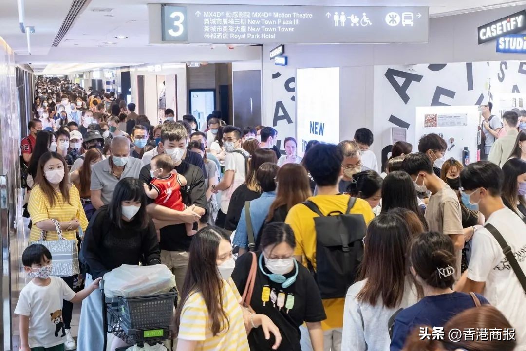 口岸逼爆！復活節假期結束，市民大包小包返港↓