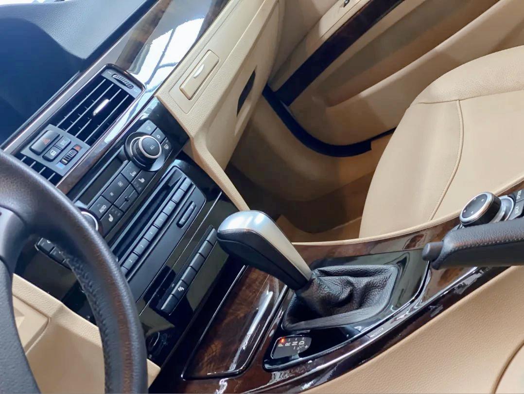 破烂不堪的废旧车变成新车的视频,宝马e90325i