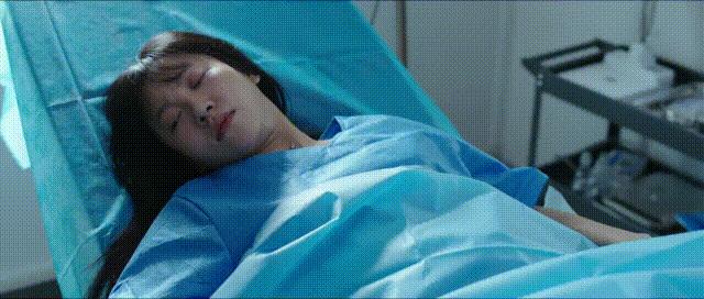 鸭嘴钳、取卵针《法医秦明》隔着屏幕都能感觉疼，这部悬疑剧要火