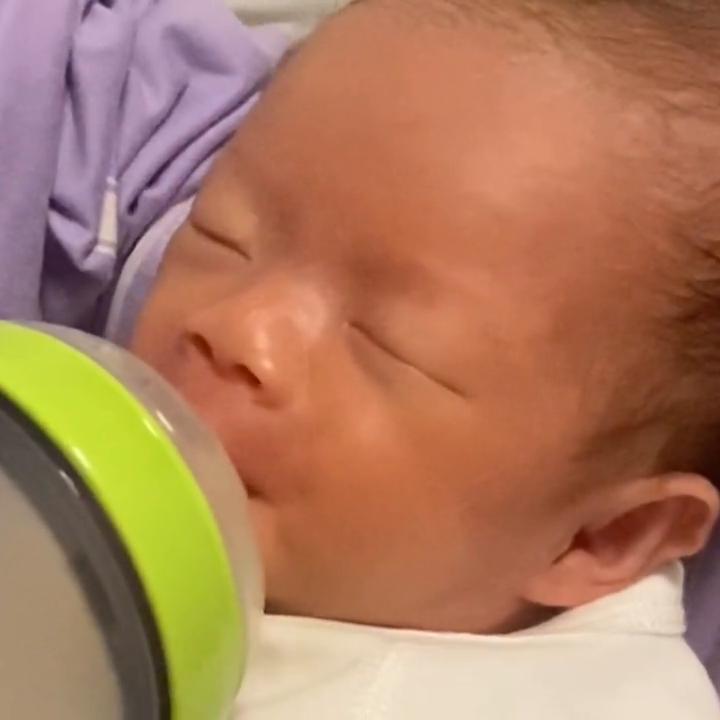 出生3斤宝宝多长时间可以长到5斤,宝宝出生8斤3个月标准体重