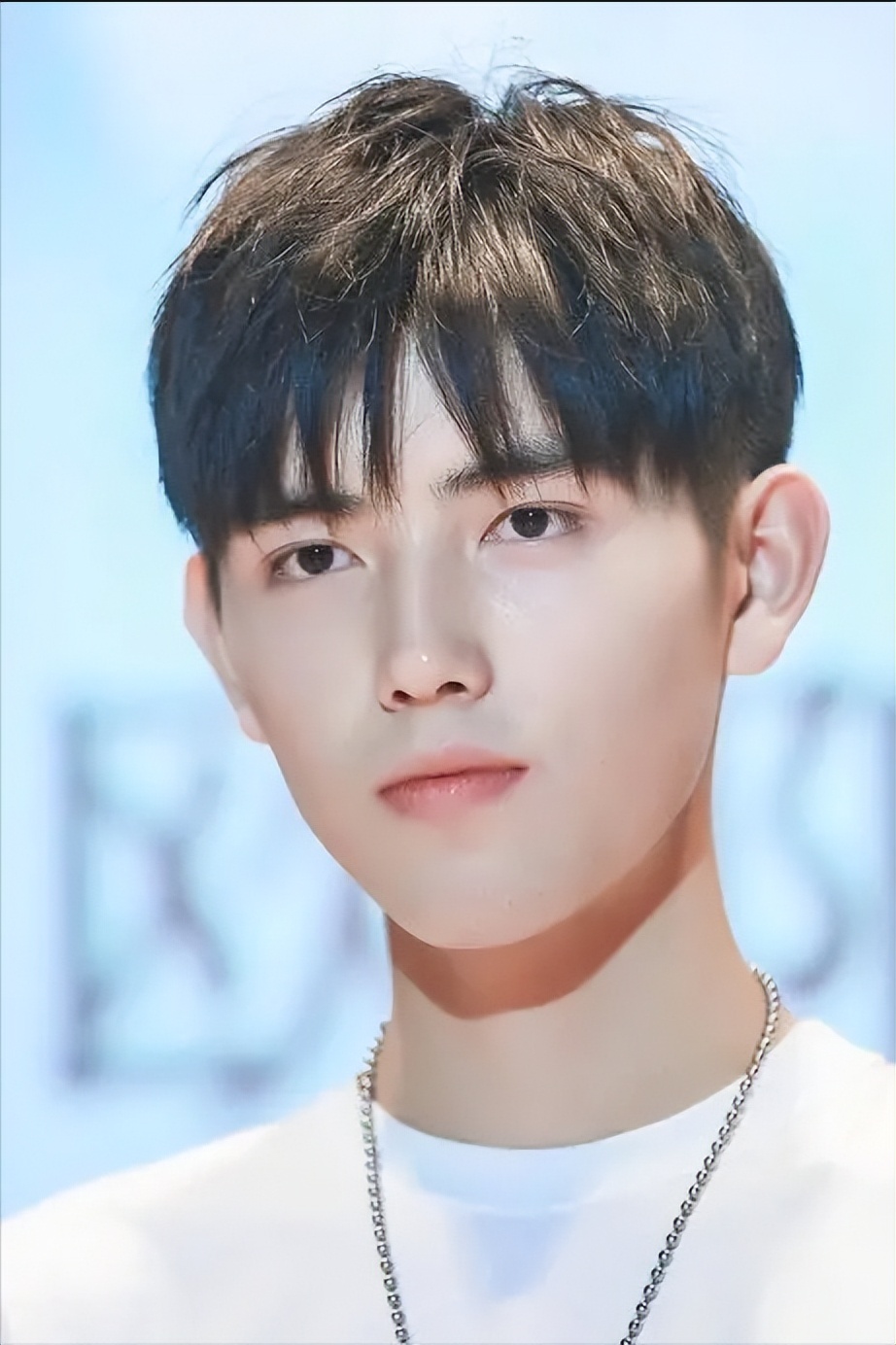 陈飞宇瑟瑟发抖和陈凯歌吃饭,陈飞宇被陈凯歌说哭的视频