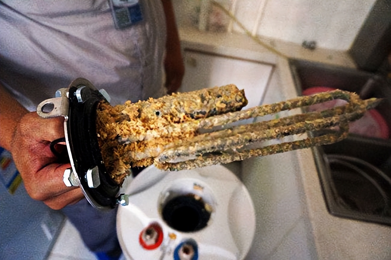 电热水器出水太小怎么解决,电热水器水流开关坏了怎么处理