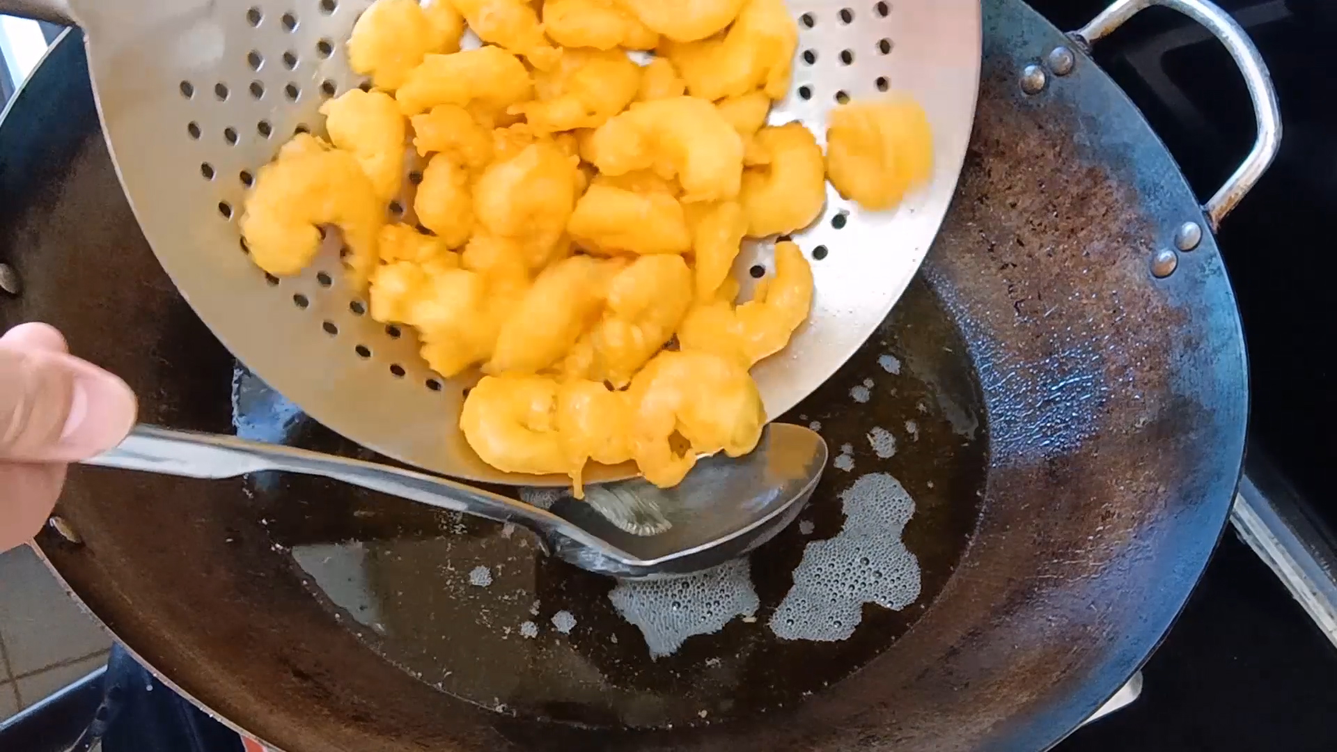 脆炸大虾的做法大全集,脆炸大虾的配料