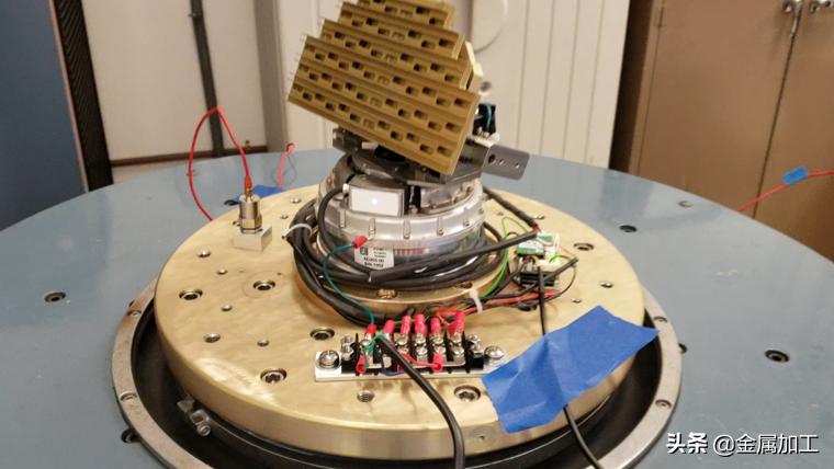 RESOLUTE™光栅将射频天线的定位精度和分辨率提高百倍