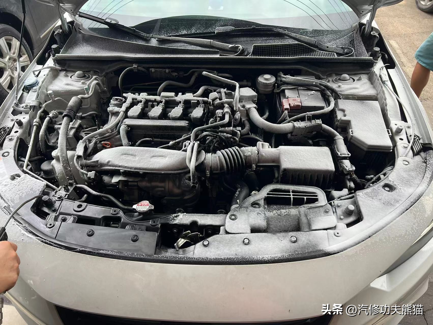 简单的给车做个保养,如何给车做保养视频