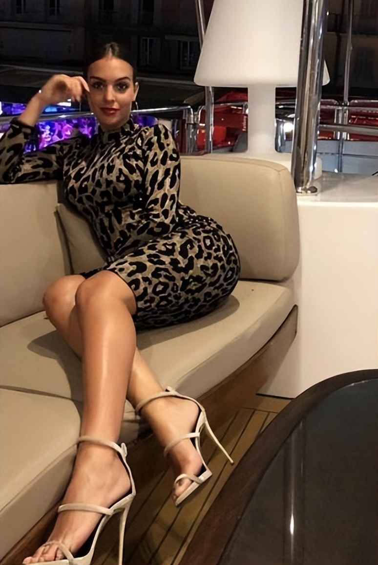 各国太太团身材,世界杯太太团惊艳全场颜值排名