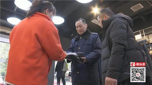 运动鞋1299元,运动鞋9999元