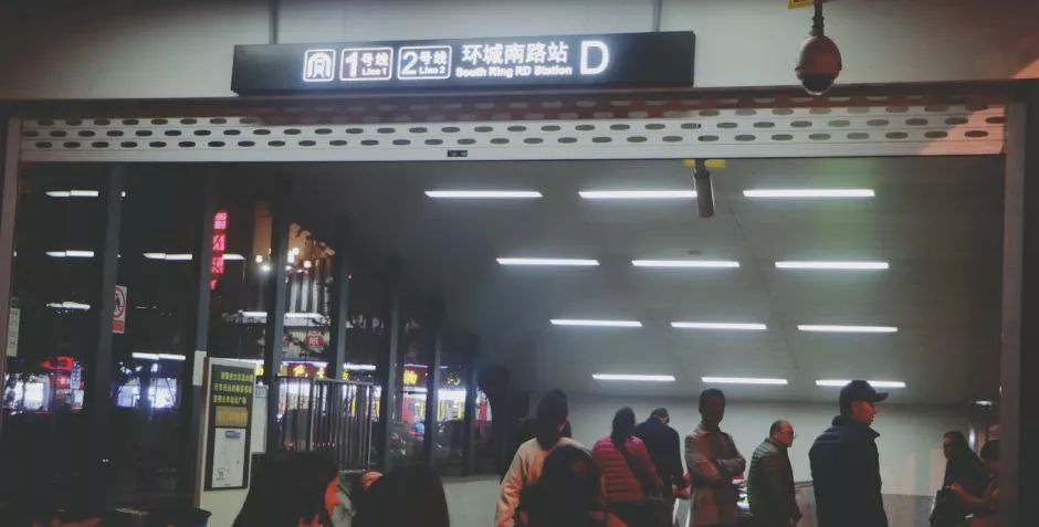 工资5000，还贷7000！昆明人的夜晚，其实比白天更忙…