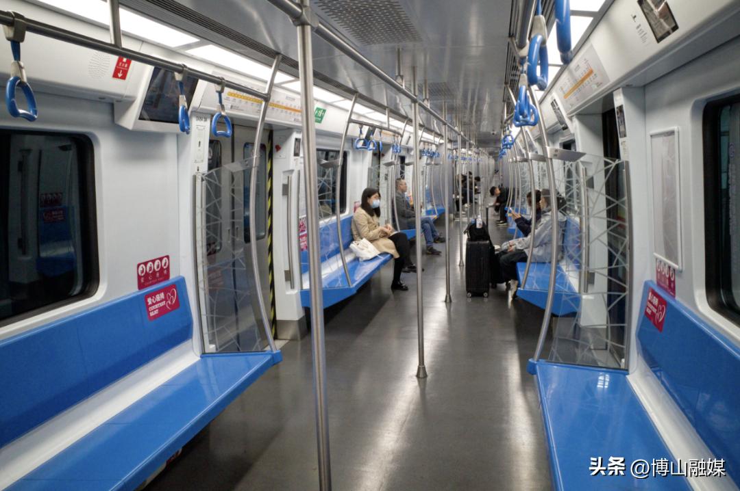 颐和园跟故宫哪个好玩,除了颐和园还有什么好玩的地方