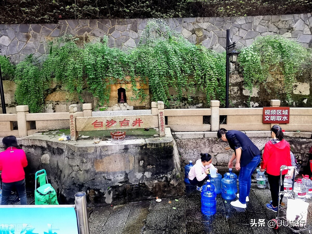 长沙最好玩的景点和最好吃的地方,桂林到长沙路上有什么景点值得玩