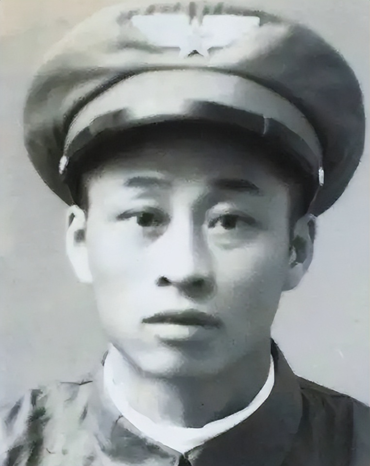 1955年十大元帅授衔，蒋介石指着陈毅对宋美龄说：这个人太厉害了