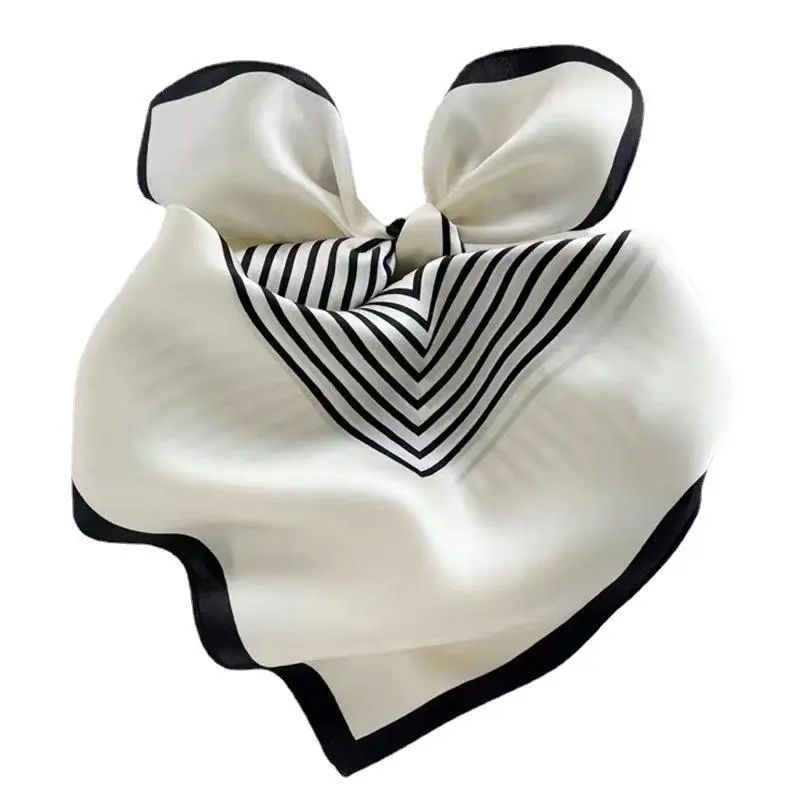 一看就会的超简单丝巾时髦搭配,一条丝巾让你优雅又气质