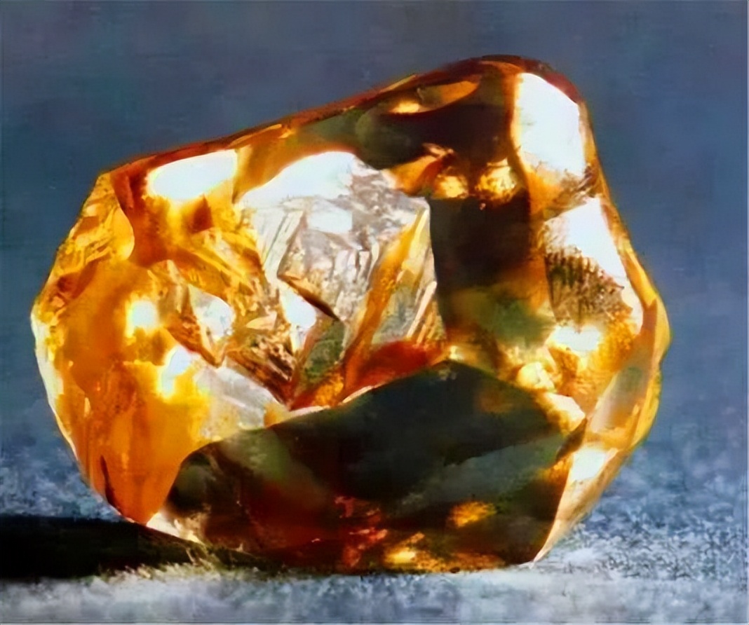 1994年山东女子挖到35克拉钻石,挖钻石真实案件