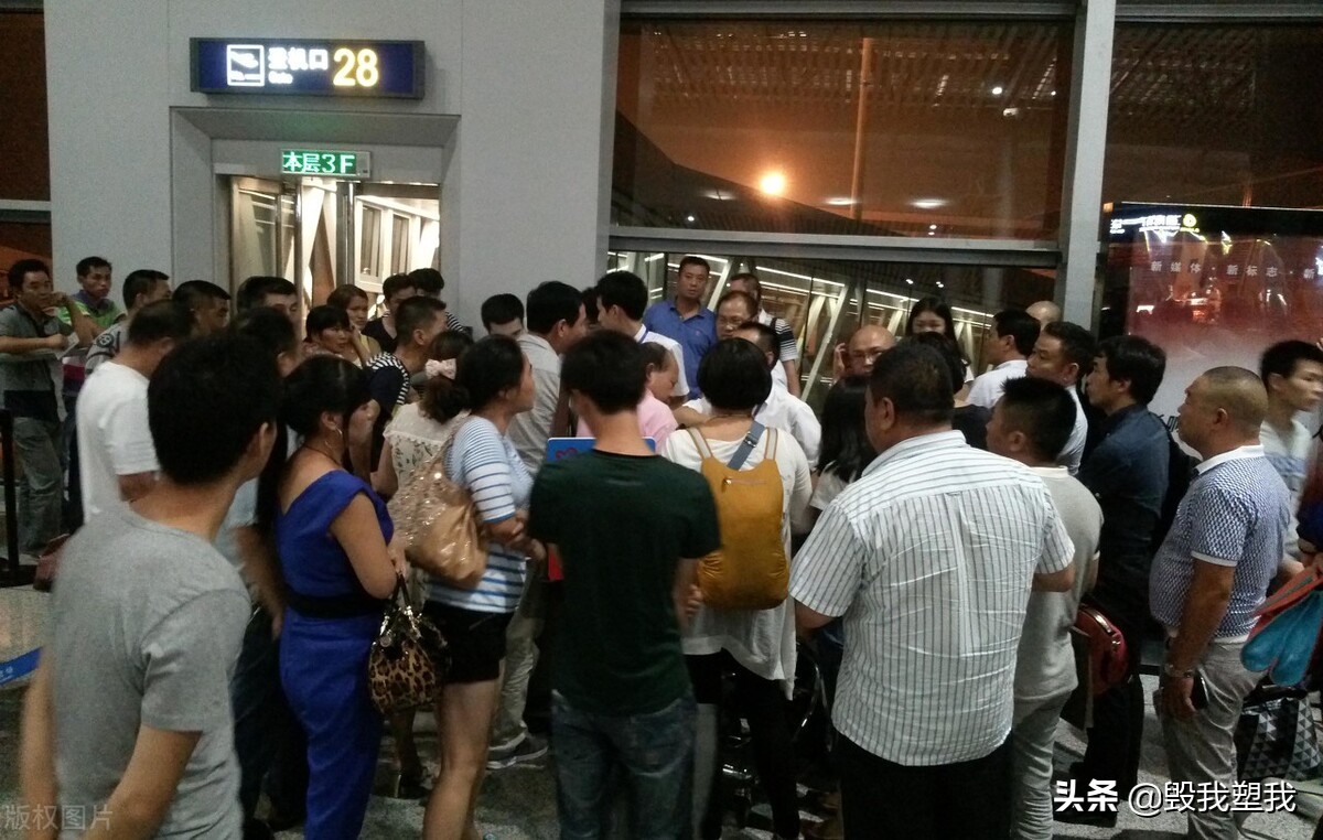 航班延误怎么办理登机牌,航班延误怎么办理值机