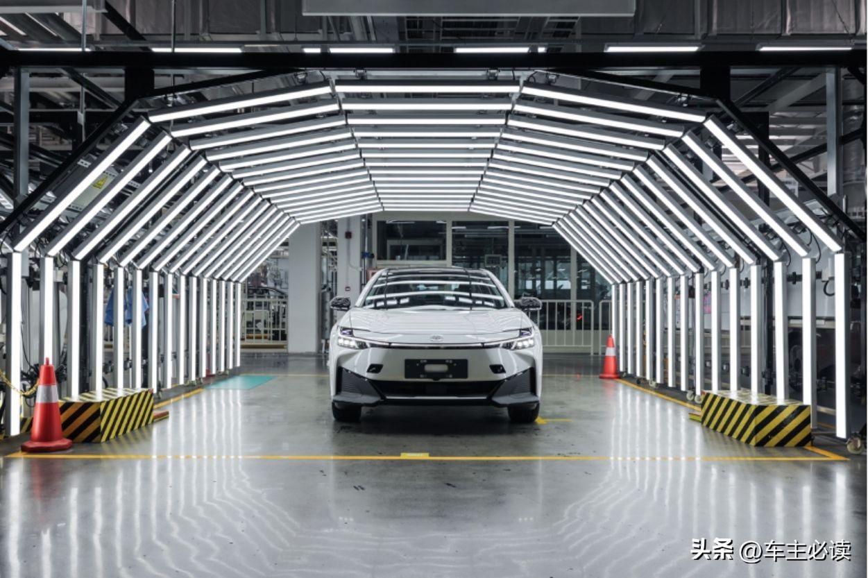 新能源汽车新王炸,丰田新能源车bz3测评