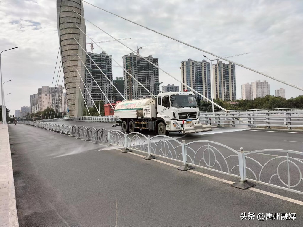 禹州环卫：干净整洁迎国庆同心共创文明城